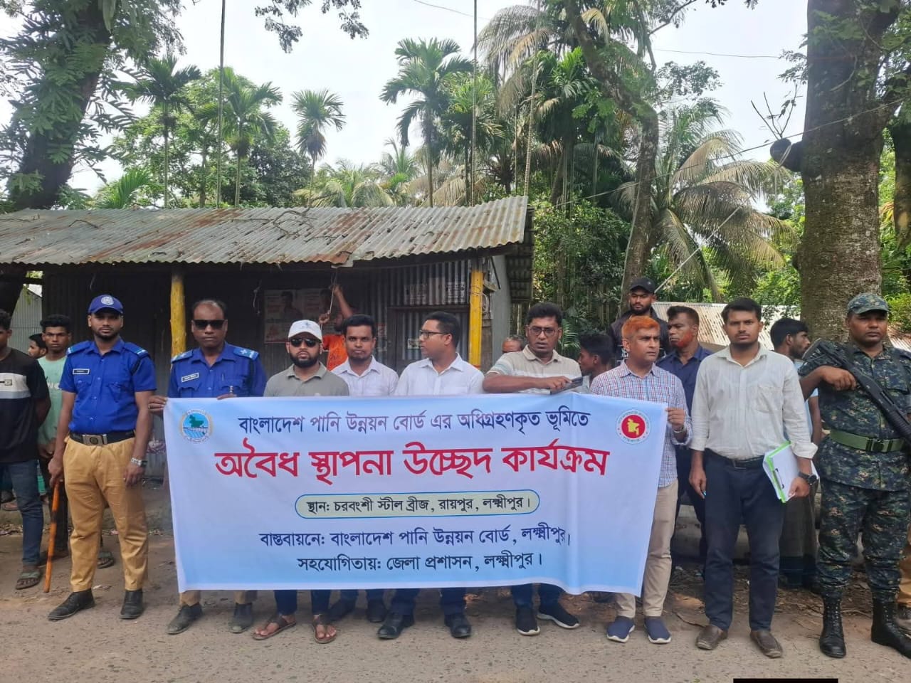 রায়পুরে খাল দখলমুক্ত করতে উচ্ছেদ অভিযান, গুঁড়িয়ে দেওয়া হলো ৬১ দোকান